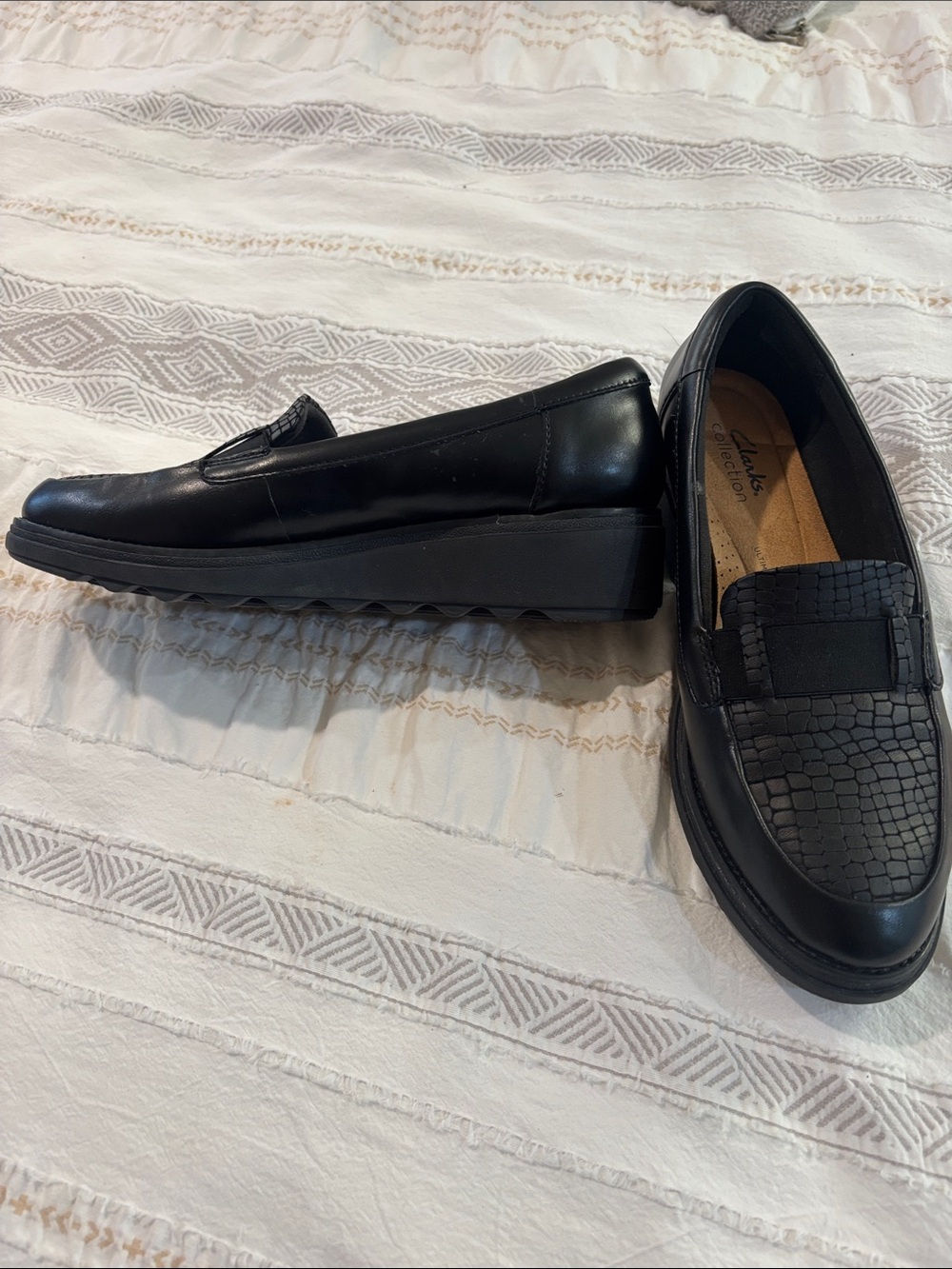 Clarks Black Leather Women's Loafers - Picture 3 of 4